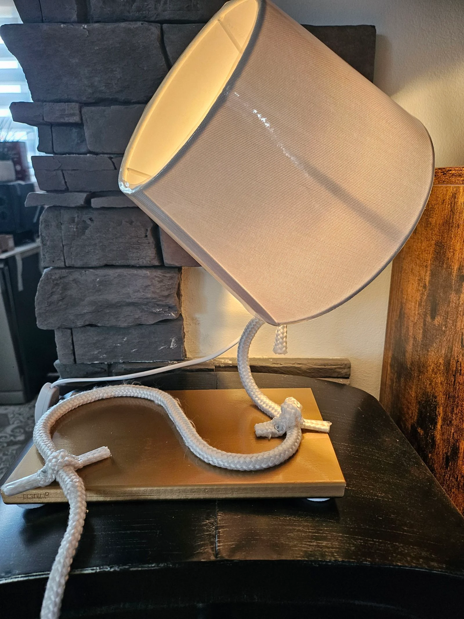 Lampe modèle unique  – photo 9